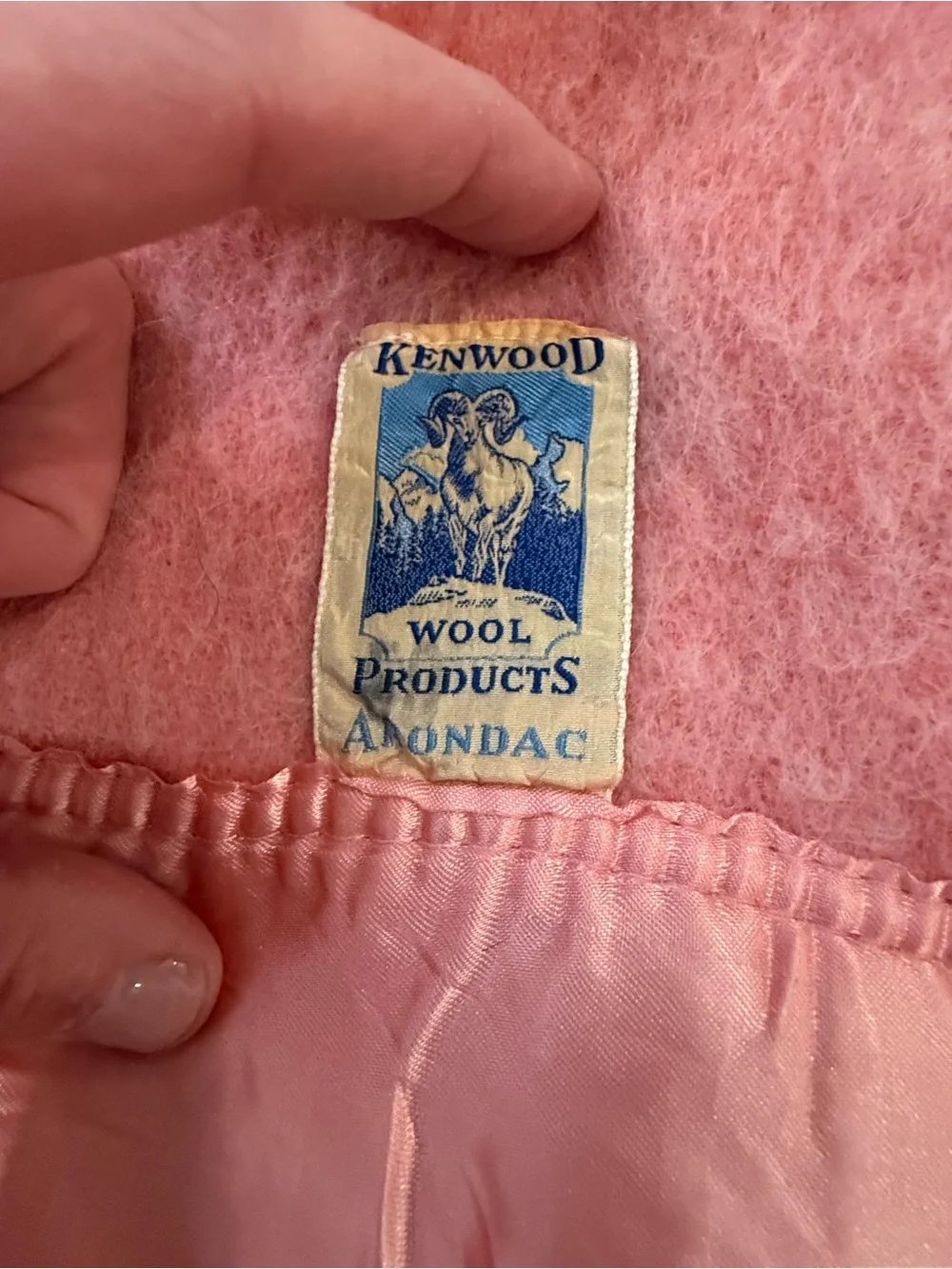 Kenwood Pure Wool Blanket Made In Canada Pink Rose Winter 86” X 74.5” Approx
